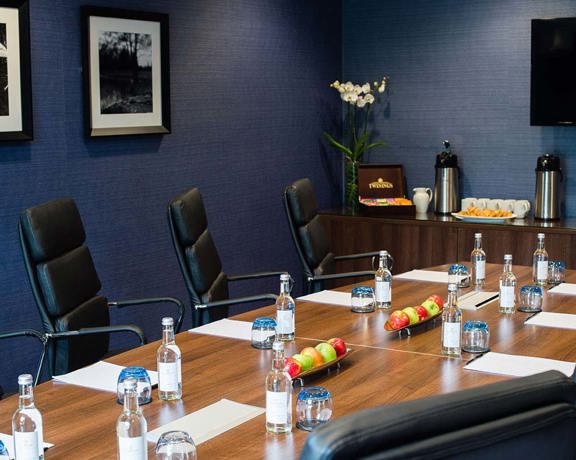 070818 Me Boardroom 2 Low Res