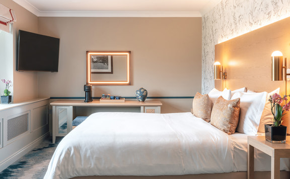 Manor House Suite The Belfry Day 28794 Edit